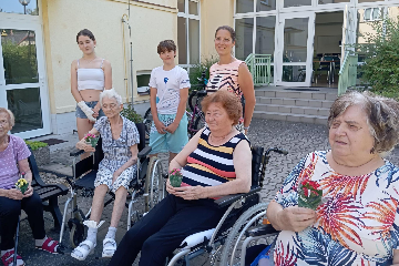 Květiny od školního parlamentu - 2